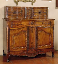 glaserad skänk eller byrå i provensalsk stil, Arles (trä)