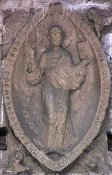 Relief föreställande Kristus i en mandorla, från norra dörren