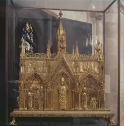 Relikvieskrin från Saint Taurin (förgylld koppar, emalj och silver)