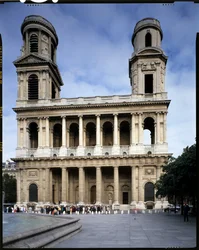 Saint Sulpice kyrka i Paris.