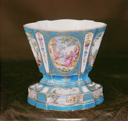 Sevres Eventtail blå-celeste plantering (porslin)
