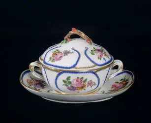 Sevres skål och tallrik, 1764 (porslin)