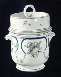 Sevres kylare, 1762 (fajans)