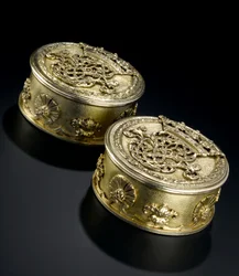 Silverförgylld liten cirkulär låda med lock från toaletttjänsten Lennoxlove, ägd av Frances Teresa Stewart, hertiginna av Richmond och Lennox: French, Paris, analyserad mellan september 1672 och oktober 1674