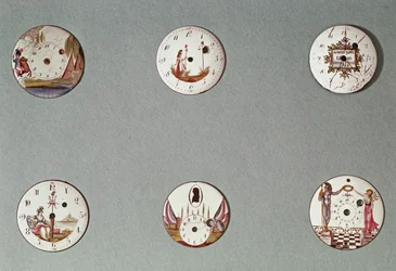 Sex fickur dekorerade med revolutionära symboler (metall och emalj)