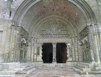 Södra portalen, byggd c.1115