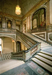Queens Staircase 1680