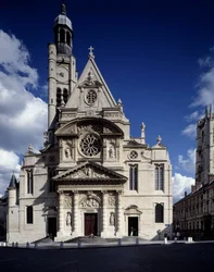 Vy över fasaden av kyrkan Saint-Etienne du Mont, Place Sainte-Genevieve (Saint Etienne du mont) i Paris i 5:e arrondissementet (samma som Leemage-byrån).