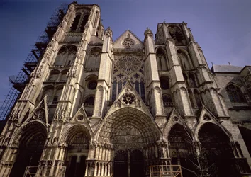 Vy över västfasaden, 1300-1500-talet (för detaljer se 94674)