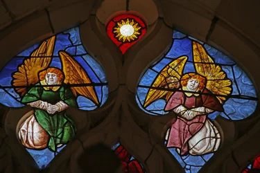 Fönster som visar änglar (målat glas)