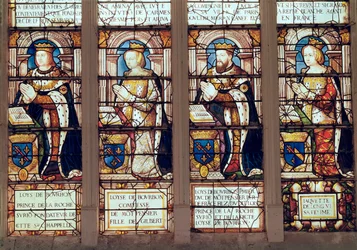 Fönster föreställande Louis de Bourbon (1465-1520) Prins av La Roche-sur-Yon, Louise de Bourbon (d.1561) Comtesse de Montpensier, Louis II de Bourbon (1513-82) Duc de Montpensier och Jacquette de Longwy (