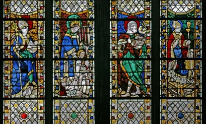 Fönster w47 föreställande St Eloi, St Laurence, St John the Baptist och St Nicholas