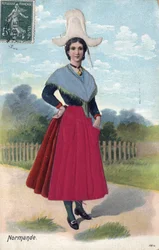 Kvinna i traditionell dräkt från Normandie, omkring 1910