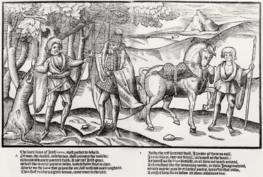 En soldat med stridsyxa räcker ett spjut till en irländsk hövding i full mundering, med en page som håller hövdingens häst, plansch 1 från "The Image of Ireland" av John Derricke