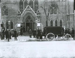 Mrs Gilberts begravning, Bloomingdale Reformed Dutch Church, New York City