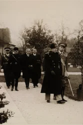 Album "MVSN- Blackshirts": Galeazzo Ciano i uniformen av General of the Militia i Budapest (s/v foto)