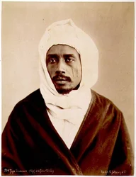 Porträtt av en sudanesisk hövding för Galieh-stammen (sepiafoto)