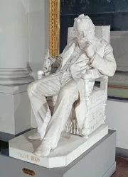 Sittande staty av Victor Hugo (1802-85)