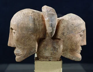 Dubbelhövdad byst av Hermes, från Roquepertuse