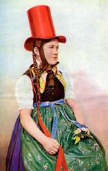 En skogsjungfru i sin söndagsklänning, 1922.
