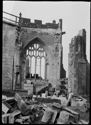 Bombskador på Manchester Cathedral, Greater Manchester, c1940-talet.