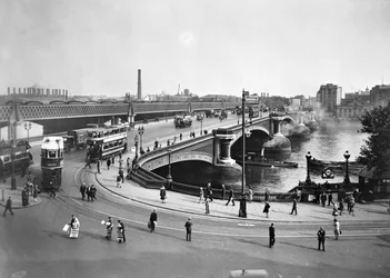 Blackfriars Bridge och Bankside kraftstation, London