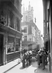 Bow Lane i söderläge, City of London, c1930