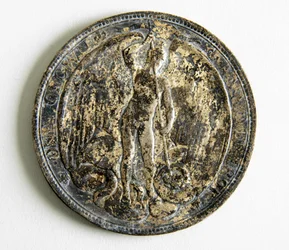 Figur Dräpande orm, en krona