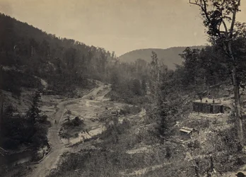 Whiteside Valley nedanför bron