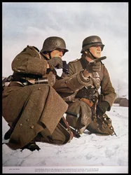 Enhetschefer nära Leningrad spanar efter nya fientliga rörelser, ur tidskriften 