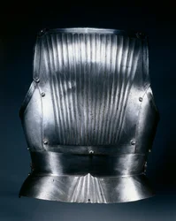 Bakplåt i Maximiliansk stil, c.1510-30 (stål med mässingsnitar)