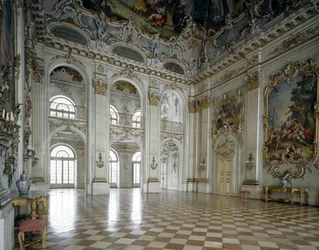 Barockkonst: utsikt över den stora salongen. 1600-talspalatset Nymphenburg, München Tyskland