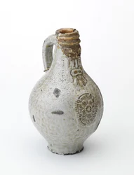 Bellarmine kanna, ca 1660-70 (saltglaserat stengods)