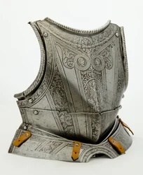 Bröstplåt med modern dekor, c.1550 (etsat stål, spår av förgyllning & modernt läder)