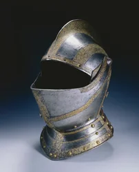 Stäng hjälm, c.1580 (etsat & förgyllt stål med mässingsnitar)