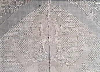 Detalj av en altarklädsel med Kristus av apokalypsen, andra hälften av 1300-talet (linne)