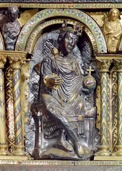 Otto II (955-83), helig romersk kejsare, detalj från kejsar Karl den stores helgedom (742-814), 1215 (guld & champleve-emalj)