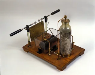 Fysik: Hertz-maskin (Heinrich Hertz tysk fysiker