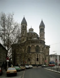 Romansk konst: utsikt över kyrkan Apotres
