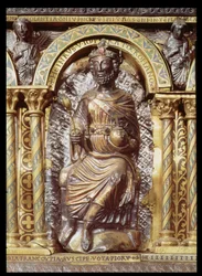 Kejsar Karl den Stores helgedom (742-814), detalj av Henri IV (1050-1106) 1215 (guld & champlevemalj)