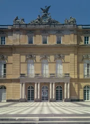 Marmorgården, designad av Georg Carl Heinrich von Dollmann (foto)