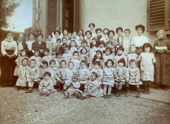 Barn till reservisterna på förskolan "Italia Nuova", 1915-09-20 (s/v foto)