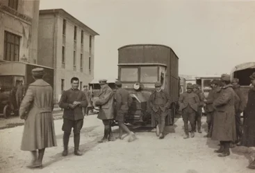 Album "Pictures of War II": Italienska soldater i Gradisca Sagrado, Gorizia, Italien (s/v foto)