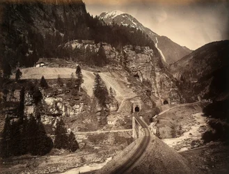 En sträcka av San Gottardo-järnvägen vid Faido