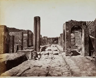 Strukturella ruiner längs Strada di Stabia, vid den arkeologiska platsen Pompeji