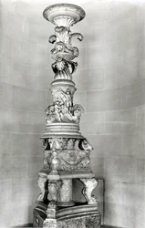 Kandelabrar designade av Piranesi på basis av romerska antika föremål för hans egen grav (marmor)