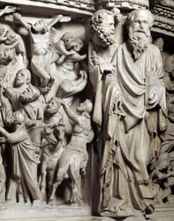 Detalj av relieferna av stolen realiserade av Giovanni Pisano