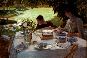 Frukost i trädgården En mamma och hennes son sitter vid ett dukat frukostbord och tittar på gäss och ankor i trädgården. Målning av Giuseppe de Nittis (1846-1894) 1884 Dim. 81x117 cm Barletta, Museo De Nittis