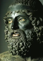 Detalj av huvudet av Staty A eller den yngre av Riace Brons (brons) f.Kr