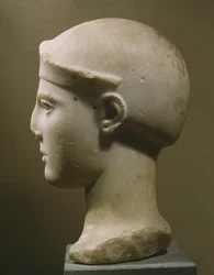 Huvud av Athena med hjälm, från Aegina, ca 470-460 f.Kr. (marmor från Parian)